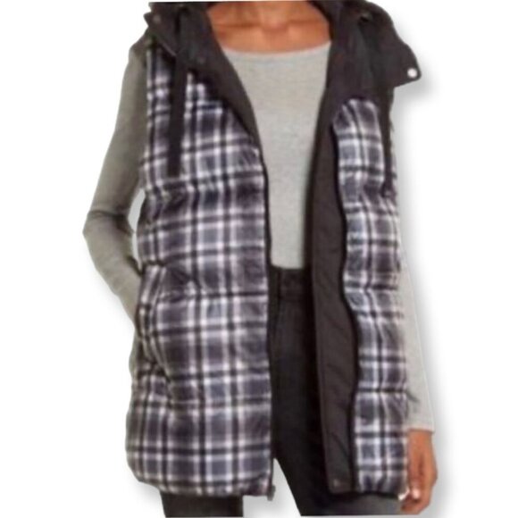 Treasure & Bond NWT Reversible Oversized Puffer Hoodie Vest Plaid & Black Size S - Picture 1 of 15